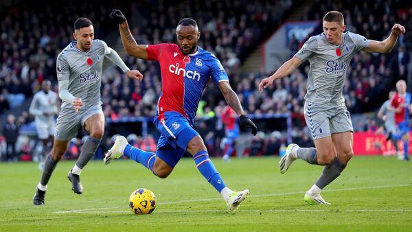 Gueye pounces late on to give Everton precious win at Palace